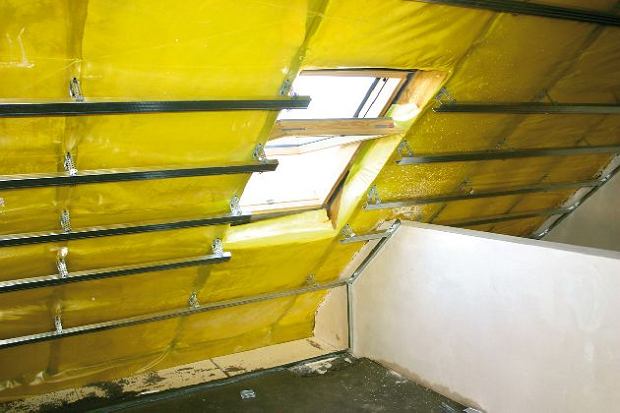 z12115817QDach osloniety folia paroizolacyjna